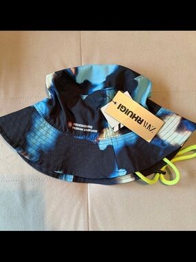 Zara bucket hat Rhuigi